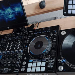 DJ Controller & Vinyl Timecode